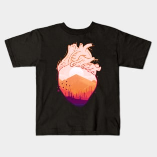 My heart belongs to nature Kids T-Shirt